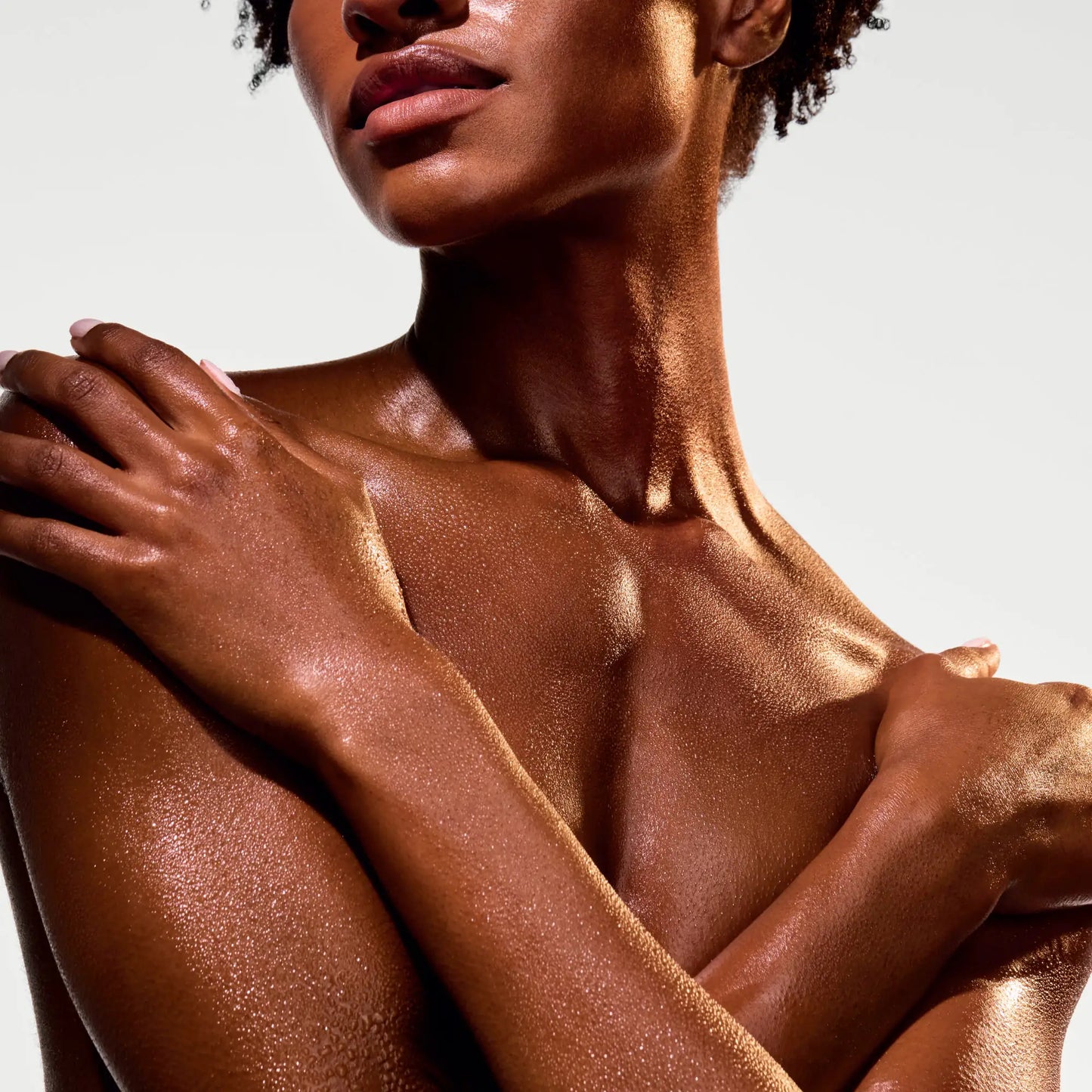 the-glow-getter-multi-oil-body-scrub-j1 NATR-40028-Alt-Image-The_Glow_Getter_Multi-Oil_Body_Scrub-06_1.webp
